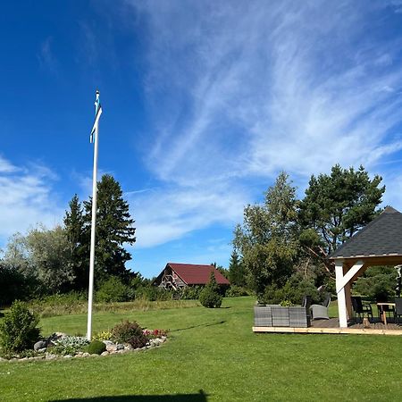 Suurekivi Kuelalistemaja Hotel Reigi Buitenkant foto