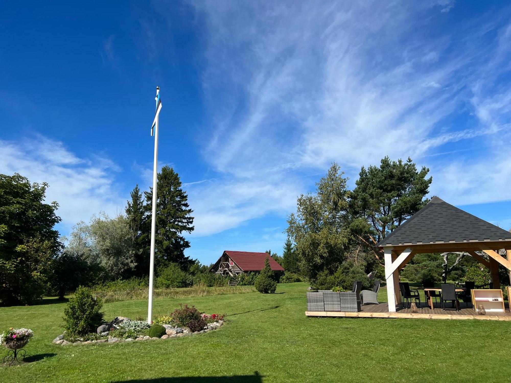 Suurekivi Kuelalistemaja Hotel Reigi Buitenkant foto